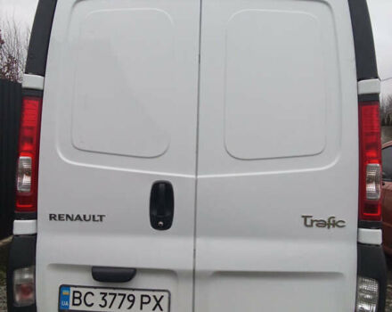 Белый Рено Трафик, объемом двигателя 2 л и пробегом 400 тыс. км за 10800 $, фото 1 на Automoto.ua