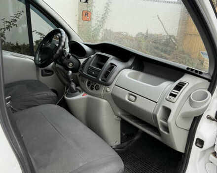 Белый Рено Трафик, объемом двигателя 2 л и пробегом 397 тыс. км за 8500 $, фото 5 на Automoto.ua