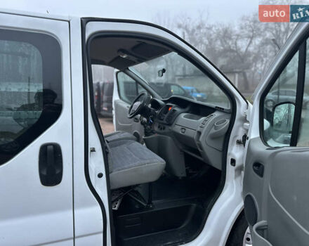 Белый Рено Трафик, объемом двигателя 2 л и пробегом 282 тыс. км за 13300 $, фото 15 на Automoto.ua