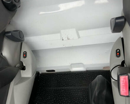 Белый Рено Трафик, объемом двигателя 2 л и пробегом 234 тыс. км за 12100 $, фото 15 на Automoto.ua