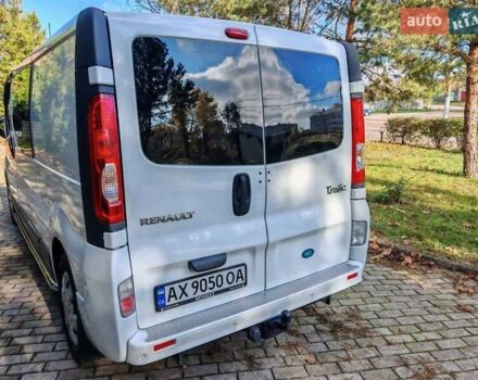 Белый Рено Трафик, объемом двигателя 2 л и пробегом 199 тыс. км за 11900 $, фото 1 на Automoto.ua