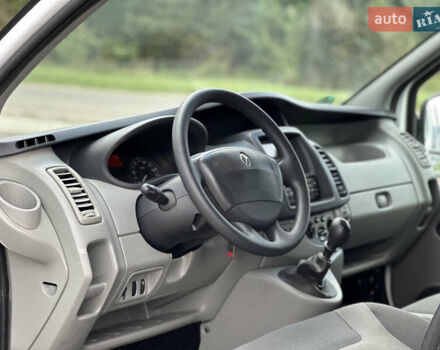 Белый Рено Трафик, объемом двигателя 2 л и пробегом 253 тыс. км за 10700 $, фото 19 на Automoto.ua