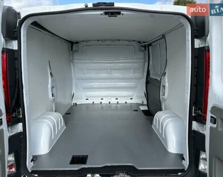 Белый Рено Трафик, объемом двигателя 2 л и пробегом 253 тыс. км за 10700 $, фото 9 на Automoto.ua