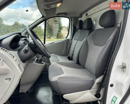 Белый Рено Трафик, объемом двигателя 2 л и пробегом 253 тыс. км за 10700 $, фото 20 на Automoto.ua