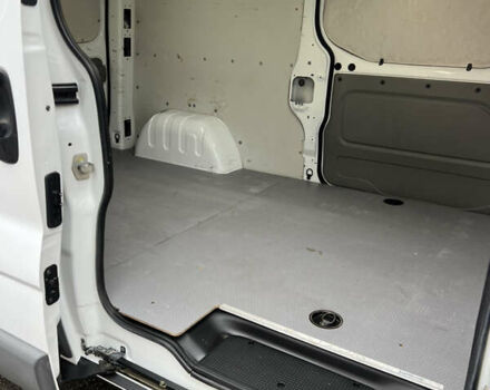 Белый Рено Трафик, объемом двигателя 2 л и пробегом 234 тыс. км за 12100 $, фото 9 на Automoto.ua