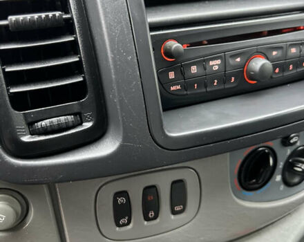 Белый Рено Трафик, объемом двигателя 2 л и пробегом 234 тыс. км за 12100 $, фото 19 на Automoto.ua