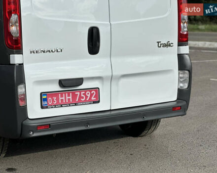 Белый Рено Трафик, объемом двигателя 2 л и пробегом 253 тыс. км за 10700 $, фото 8 на Automoto.ua