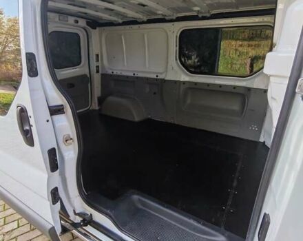 Белый Рено Трафик, объемом двигателя 2 л и пробегом 199 тыс. км за 11900 $, фото 2 на Automoto.ua