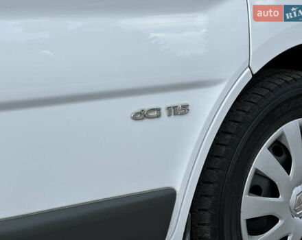 Белый Рено Трафик, объемом двигателя 2 л и пробегом 253 тыс. км за 10700 $, фото 5 на Automoto.ua