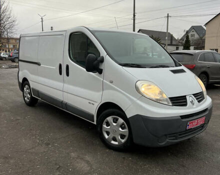 Белый Рено Трафик, объемом двигателя 2 л и пробегом 234 тыс. км за 12100 $, фото 2 на Automoto.ua