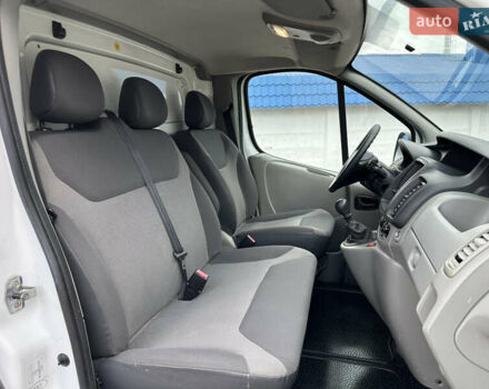 Белый Рено Трафик, объемом двигателя 2 л и пробегом 253 тыс. км за 10700 $, фото 35 на Automoto.ua