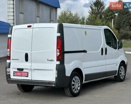 Белый Рено Трафик, объемом двигателя 2 л и пробегом 253 тыс. км за 10700 $, фото 6 на Automoto.ua