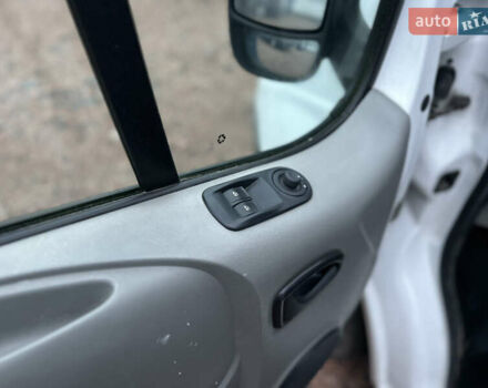 Белый Рено Трафик, объемом двигателя 2 л и пробегом 282 тыс. км за 13300 $, фото 10 на Automoto.ua