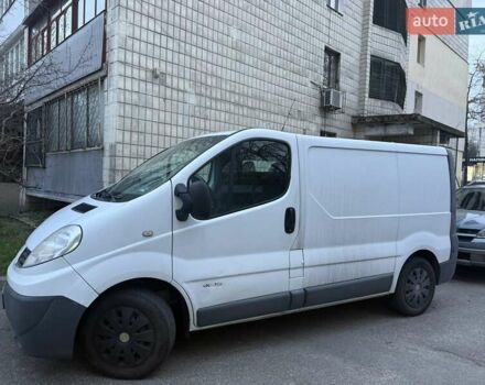 Белый Рено Трафик, объемом двигателя 2 л и пробегом 275 тыс. км за 13000 $, фото 7 на Automoto.ua