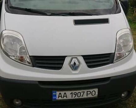 Белый Рено Трафик, объемом двигателя 2 л и пробегом 300 тыс. км за 10100 $, фото 1 на Automoto.ua