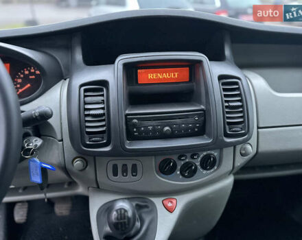 Белый Рено Трафик, объемом двигателя 2 л и пробегом 282 тыс. км за 13300 $, фото 14 на Automoto.ua