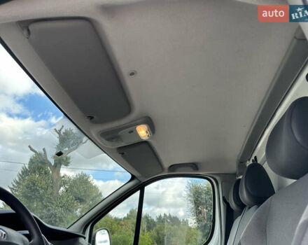 Белый Рено Трафик, объемом двигателя 2 л и пробегом 253 тыс. км за 10700 $, фото 23 на Automoto.ua