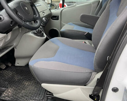 Белый Рено Трафик, объемом двигателя 2 л и пробегом 234 тыс. км за 12100 $, фото 14 на Automoto.ua