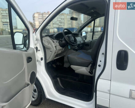 Белый Рено Трафик, объемом двигателя 2 л и пробегом 162 тыс. км за 13500 $, фото 14 на Automoto.ua