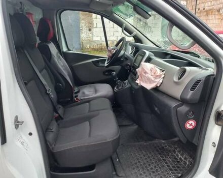 Белый Рено Трафик, объемом двигателя 1.6 л и пробегом 320 тыс. км за 8000 $, фото 8 на Automoto.ua