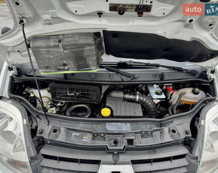 Белый Рено Трафик, объемом двигателя 2 л и пробегом 265 тыс. км за 12850 $, фото 39 на Automoto.ua