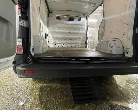 Белый Рено Трафик, объемом двигателя 2 л и пробегом 255 тыс. км за 10500 $, фото 32 на Automoto.ua