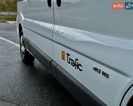 Белый Рено Трафик, объемом двигателя 2 л и пробегом 265 тыс. км за 12850 $, фото 9 на Automoto.ua