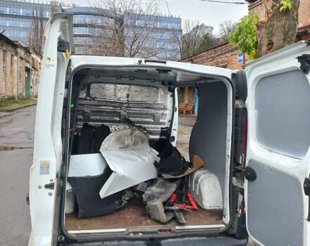 Белый Рено Трафик, объемом двигателя 1.6 л и пробегом 320 тыс. км за 8000 $, фото 4 на Automoto.ua