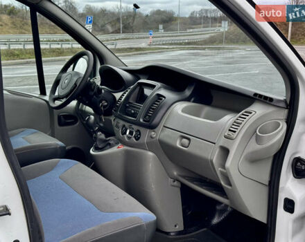 Белый Рено Трафик, объемом двигателя 2 л и пробегом 265 тыс. км за 12850 $, фото 29 на Automoto.ua