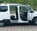 Белый Рено Трафик, объемом двигателя 2 л и пробегом 165 тыс. км за 14300 $, фото 4 на Automoto.ua