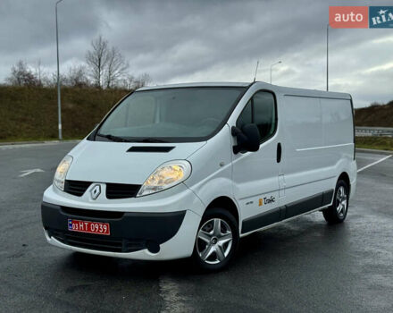 Белый Рено Трафик, объемом двигателя 2 л и пробегом 265 тыс. км за 12850 $, фото 3 на Automoto.ua
