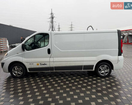 Белый Рено Трафик, объемом двигателя 2 л и пробегом 265 тыс. км за 13600 $, фото 2 на Automoto.ua