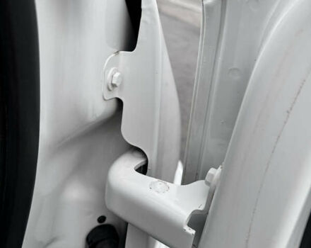 Белый Рено Трафик, объемом двигателя 2 л и пробегом 265 тыс. км за 12850 $, фото 34 на Automoto.ua