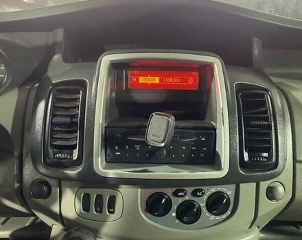 Белый Рено Трафик, объемом двигателя 2 л и пробегом 255 тыс. км за 10500 $, фото 51 на Automoto.ua