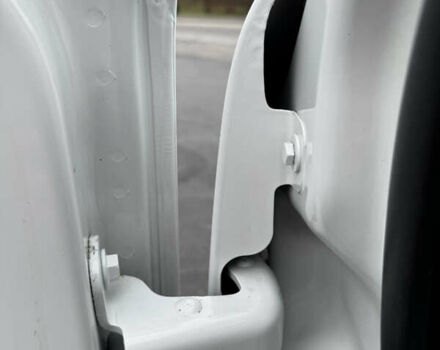 Белый Рено Трафик, объемом двигателя 2 л и пробегом 265 тыс. км за 12850 $, фото 28 на Automoto.ua