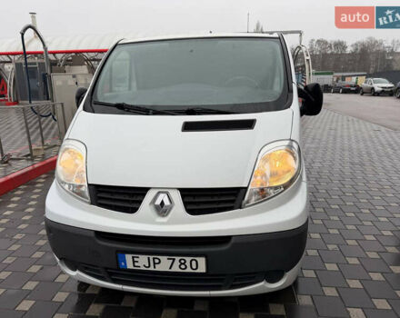 Белый Рено Трафик, объемом двигателя 2 л и пробегом 265 тыс. км за 13600 $, фото 1 на Automoto.ua