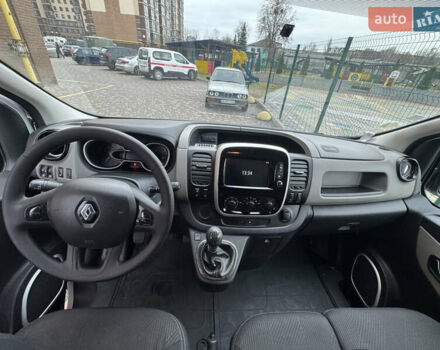 Белый Рено Трафик, объемом двигателя 1.6 л и пробегом 231 тыс. км за 11900 $, фото 7 на Automoto.ua