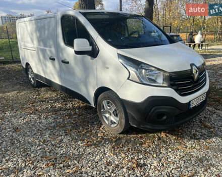 Белый Рено Трафик, объемом двигателя 1.6 л и пробегом 327 тыс. км за 12500 $, фото 2 на Automoto.ua