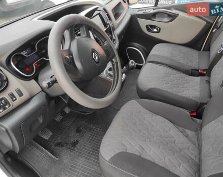 Білий Рено Трафік, об'ємом двигуна 1.6 л та пробігом 191 тис. км за 10500 $, фото 5 на Automoto.ua