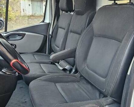 Білий Рено Трафік, об'ємом двигуна 1.6 л та пробігом 300 тис. км за 10000 $, фото 17 на Automoto.ua