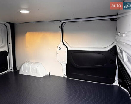 Белый Рено Трафик, объемом двигателя 1.6 л и пробегом 250 тыс. км за 13500 $, фото 32 на Automoto.ua