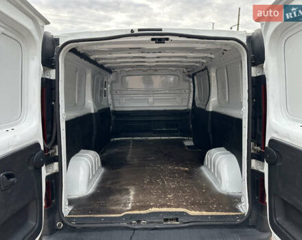 Белый Рено Трафик, объемом двигателя 1.6 л и пробегом 225 тыс. км за 13300 $, фото 24 на Automoto.ua
