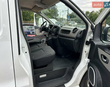 Белый Рено Трафик, объемом двигателя 1.6 л и пробегом 225 тыс. км за 13300 $, фото 18 на Automoto.ua