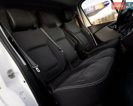 Белый Рено Трафик, объемом двигателя 1.6 л и пробегом 250 тыс. км за 13500 $, фото 70 на Automoto.ua