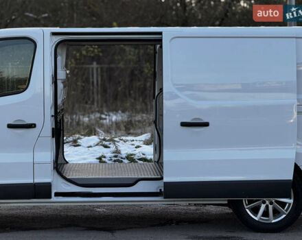 Белый Рено Трафик, объемом двигателя 1.6 л и пробегом 250 тыс. км за 13500 $, фото 2 на Automoto.ua