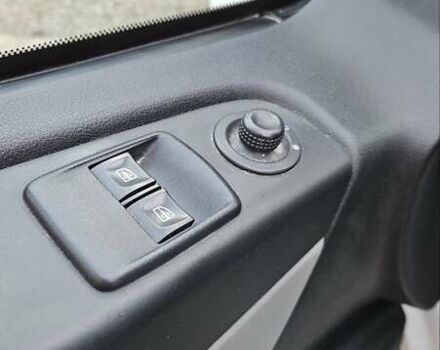 Білий Рено Трафік, об'ємом двигуна 1.6 л та пробігом 300 тис. км за 10000 $, фото 23 на Automoto.ua