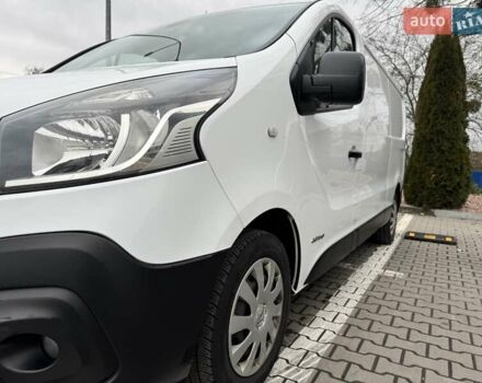 Белый Рено Трафик, объемом двигателя 1.6 л и пробегом 236 тыс. км за 13600 $, фото 2 на Automoto.ua