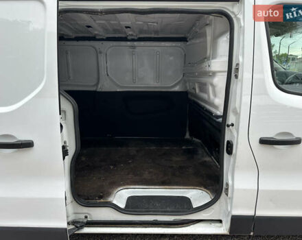 Белый Рено Трафик, объемом двигателя 1.6 л и пробегом 225 тыс. км за 13300 $, фото 22 на Automoto.ua