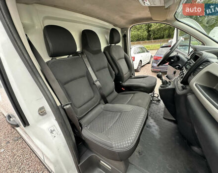 Белый Рено Трафик, объемом двигателя 1.6 л и пробегом 225 тыс. км за 13300 $, фото 21 на Automoto.ua