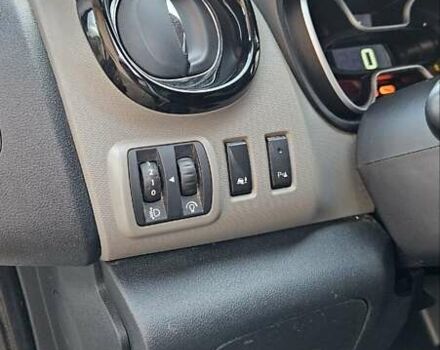 Білий Рено Трафік, об'ємом двигуна 1.6 л та пробігом 300 тис. км за 10000 $, фото 4 на Automoto.ua